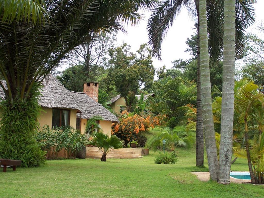 Arusha Safari Lodge Exterior photo